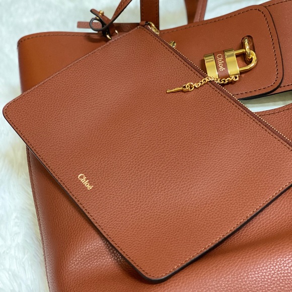 Chloe - Picture 6 of 7